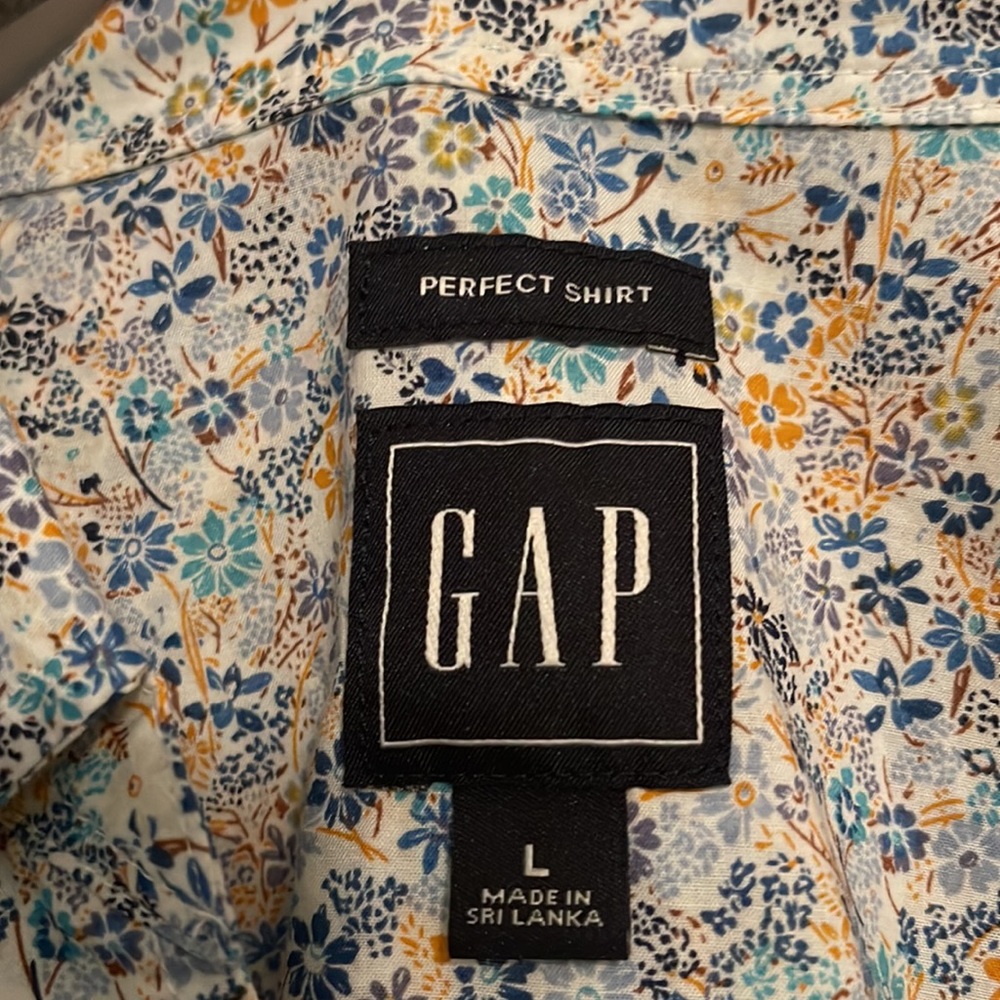 Button down floral - Picture 2 of 3